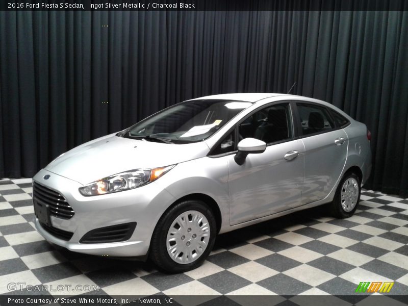 Ingot Silver Metallic / Charcoal Black 2016 Ford Fiesta S Sedan