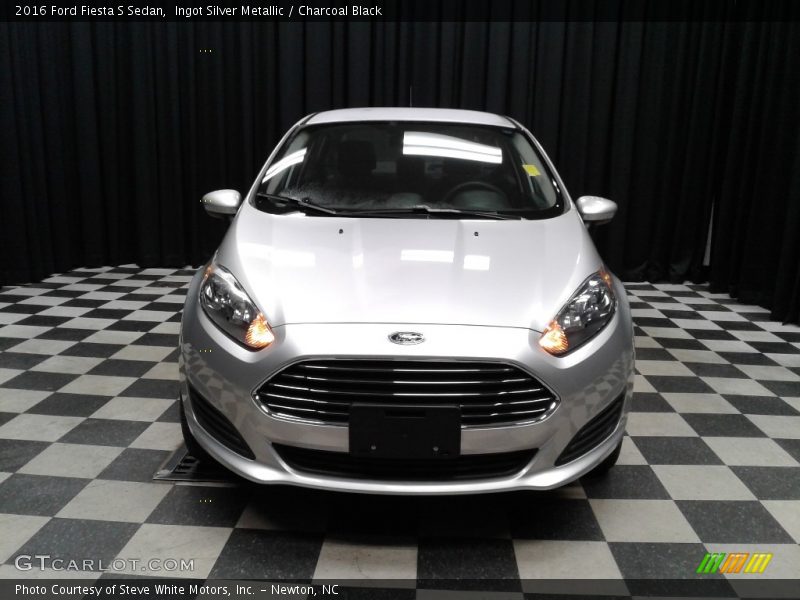 Ingot Silver Metallic / Charcoal Black 2016 Ford Fiesta S Sedan