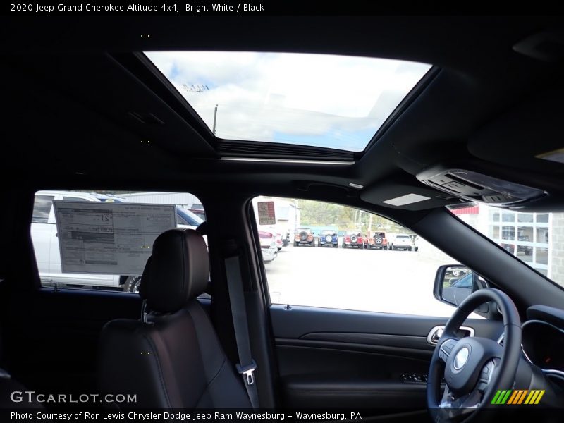 Bright White / Black 2020 Jeep Grand Cherokee Altitude 4x4