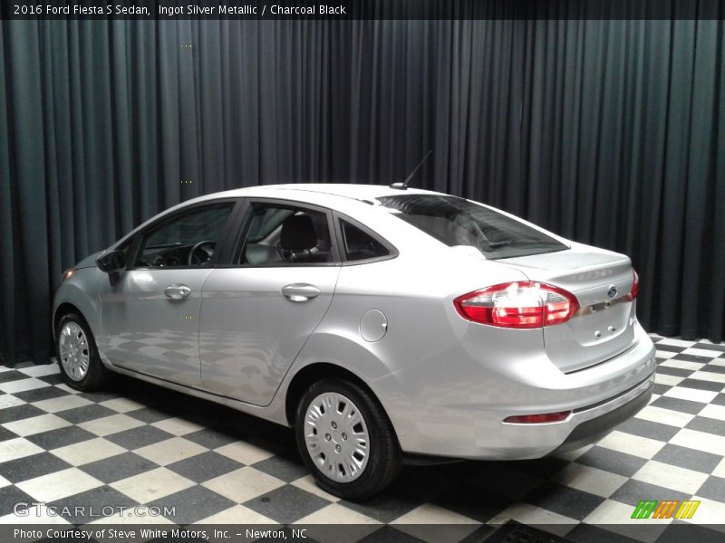 Ingot Silver Metallic / Charcoal Black 2016 Ford Fiesta S Sedan