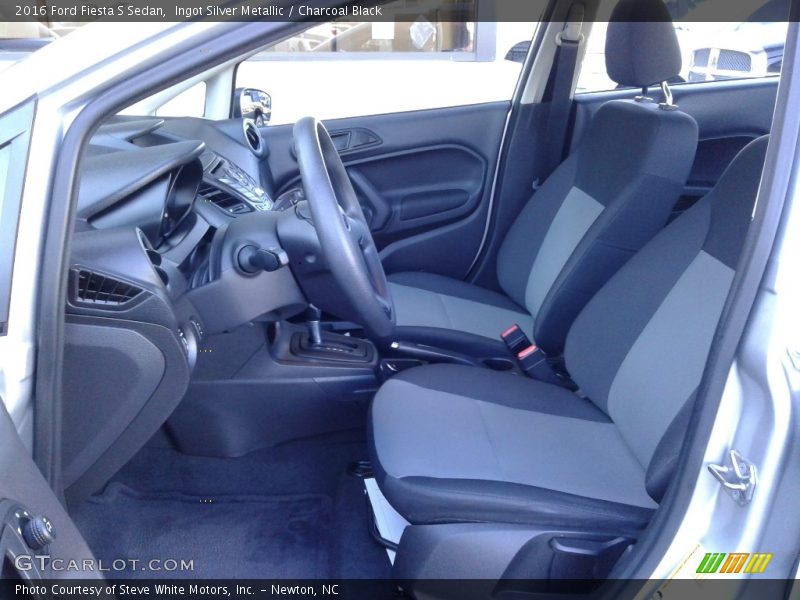 Ingot Silver Metallic / Charcoal Black 2016 Ford Fiesta S Sedan