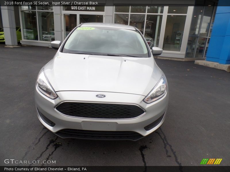 Ingot Silver / Charcoal Black 2018 Ford Focus SE Sedan