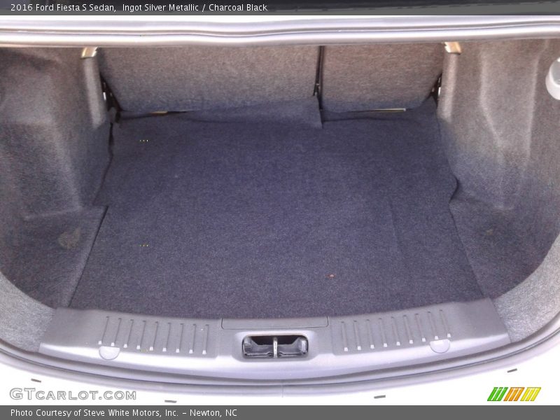 Ingot Silver Metallic / Charcoal Black 2016 Ford Fiesta S Sedan