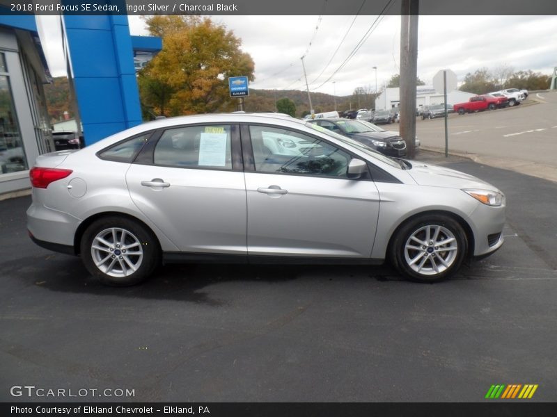 Ingot Silver / Charcoal Black 2018 Ford Focus SE Sedan