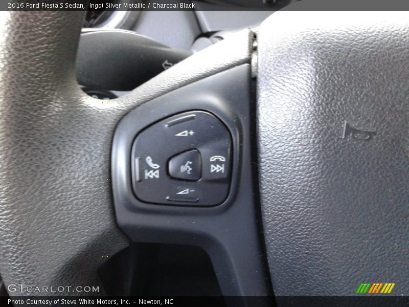 Ingot Silver Metallic / Charcoal Black 2016 Ford Fiesta S Sedan