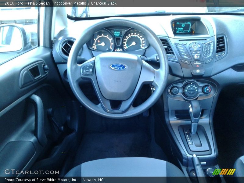 Ingot Silver Metallic / Charcoal Black 2016 Ford Fiesta S Sedan