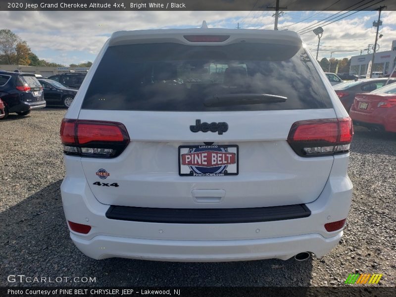 Bright White / Black 2020 Jeep Grand Cherokee Altitude 4x4