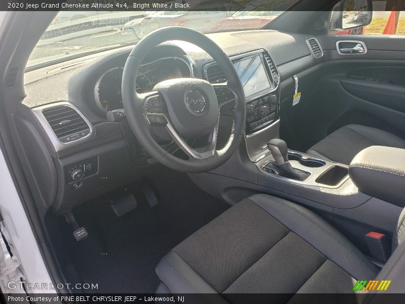 Bright White / Black 2020 Jeep Grand Cherokee Altitude 4x4