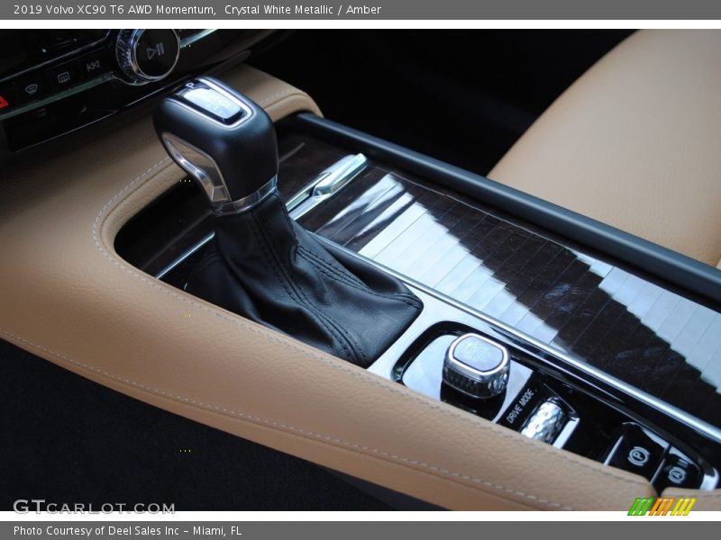 Crystal White Metallic / Amber 2019 Volvo XC90 T6 AWD Momentum