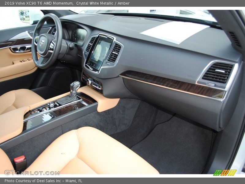 Crystal White Metallic / Amber 2019 Volvo XC90 T6 AWD Momentum