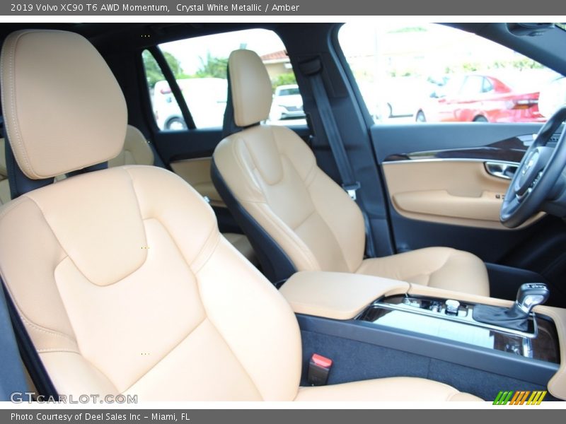 Crystal White Metallic / Amber 2019 Volvo XC90 T6 AWD Momentum