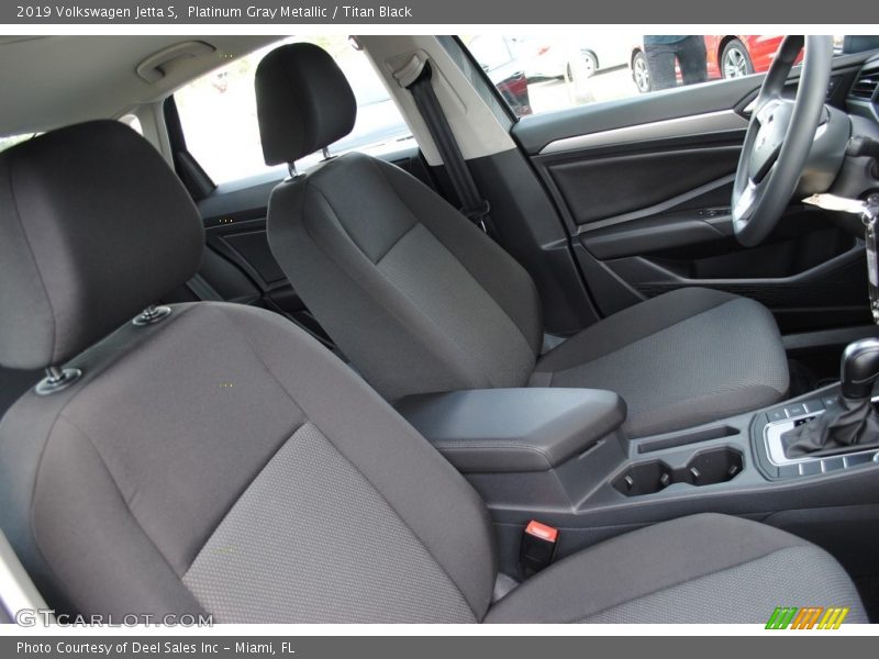 Platinum Gray Metallic / Titan Black 2019 Volkswagen Jetta S