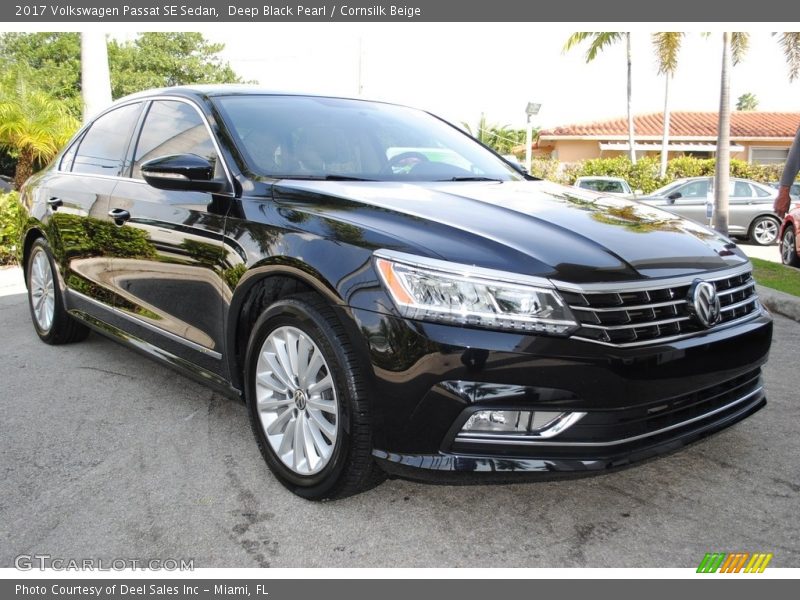 Deep Black Pearl / Cornsilk Beige 2017 Volkswagen Passat SE Sedan