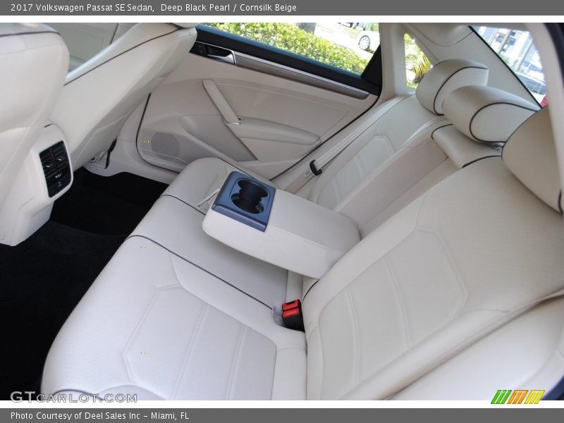 Deep Black Pearl / Cornsilk Beige 2017 Volkswagen Passat SE Sedan