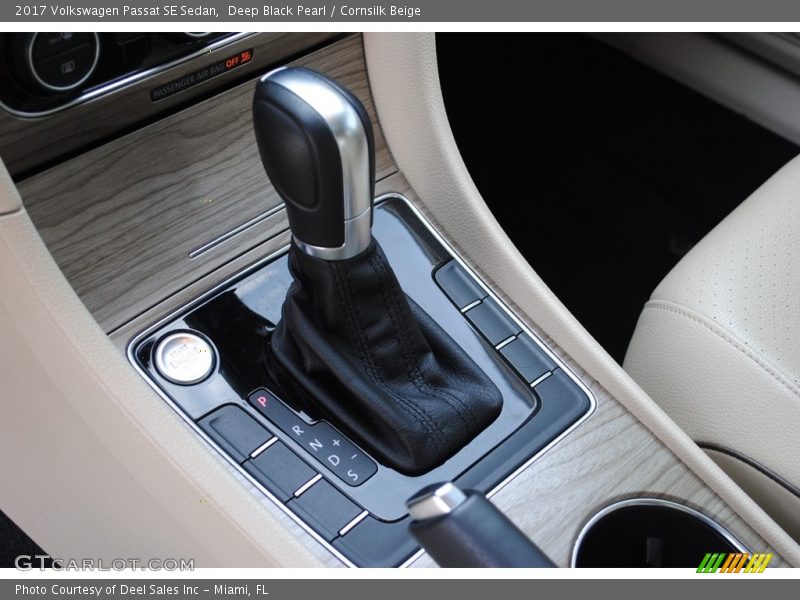 Deep Black Pearl / Cornsilk Beige 2017 Volkswagen Passat SE Sedan