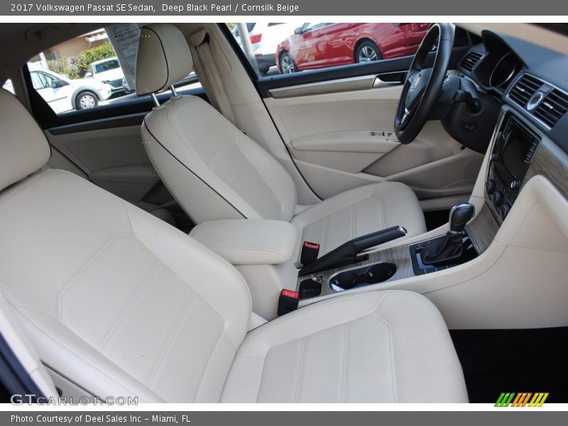 Deep Black Pearl / Cornsilk Beige 2017 Volkswagen Passat SE Sedan