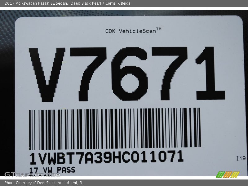 Deep Black Pearl / Cornsilk Beige 2017 Volkswagen Passat SE Sedan