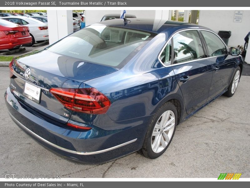 Tourmaline Blue Metallic / Titan Black 2018 Volkswagen Passat SE