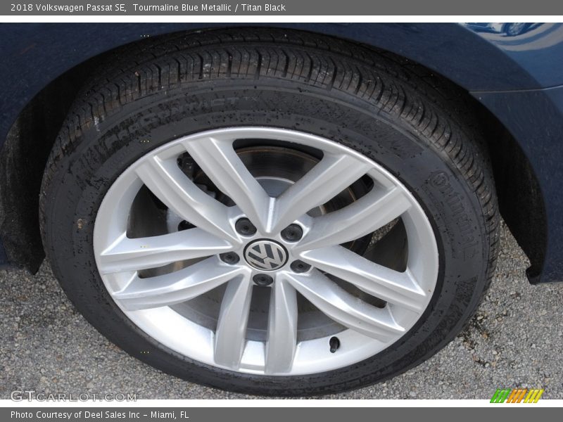 Tourmaline Blue Metallic / Titan Black 2018 Volkswagen Passat SE