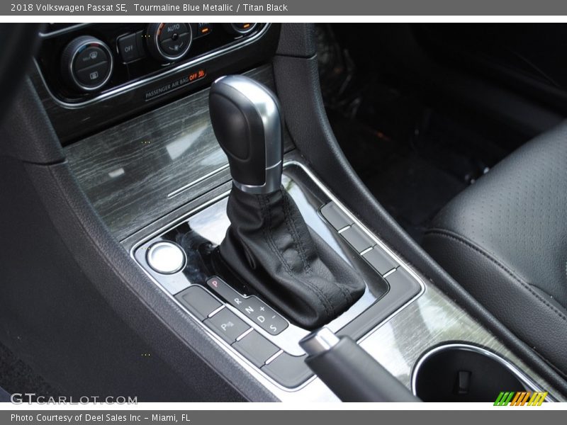 Tourmaline Blue Metallic / Titan Black 2018 Volkswagen Passat SE