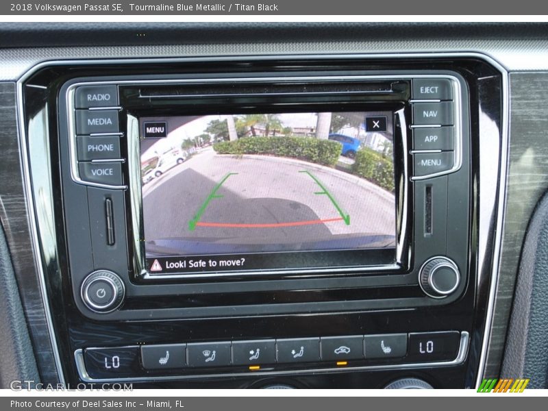 Tourmaline Blue Metallic / Titan Black 2018 Volkswagen Passat SE