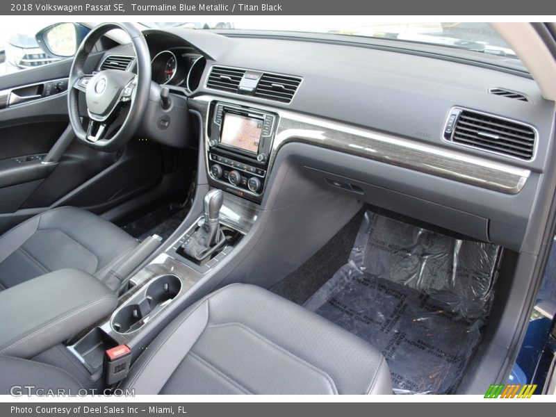 Tourmaline Blue Metallic / Titan Black 2018 Volkswagen Passat SE