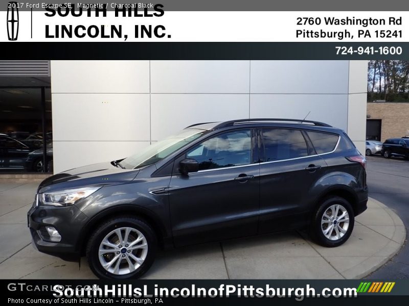 Magnetic / Charcoal Black 2017 Ford Escape SE
