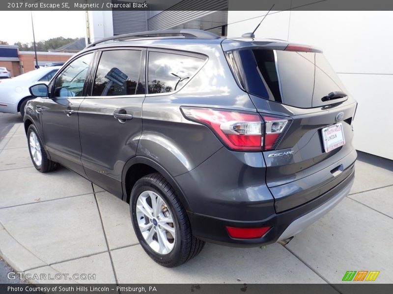 Magnetic / Charcoal Black 2017 Ford Escape SE