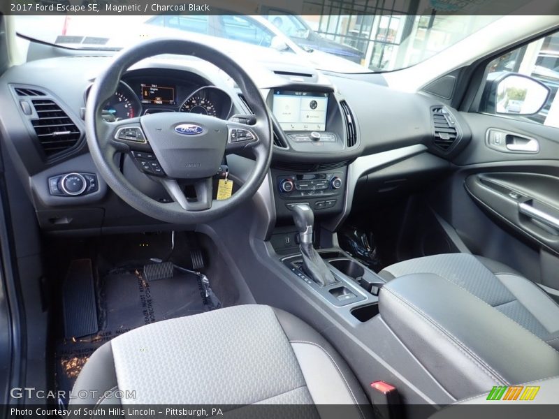 Magnetic / Charcoal Black 2017 Ford Escape SE