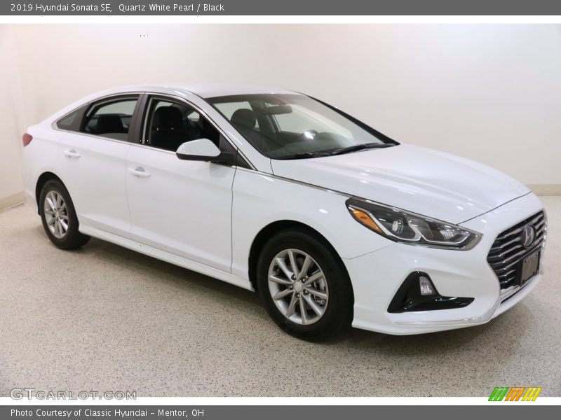 Front 3/4 View of 2019 Sonata SE