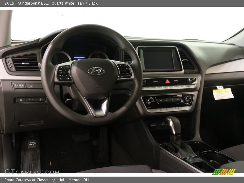 Quartz White Pearl / Black 2019 Hyundai Sonata SE