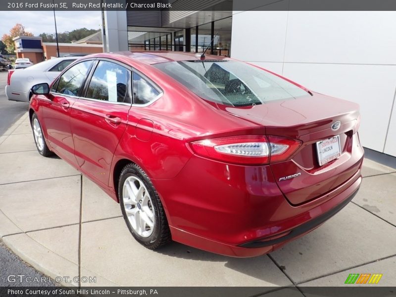 Ruby Red Metallic / Charcoal Black 2016 Ford Fusion SE