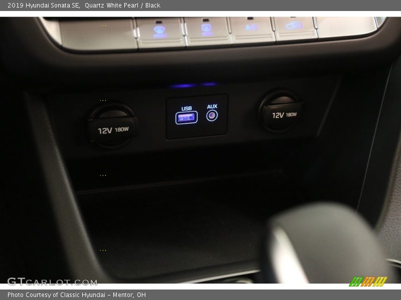 Quartz White Pearl / Black 2019 Hyundai Sonata SE