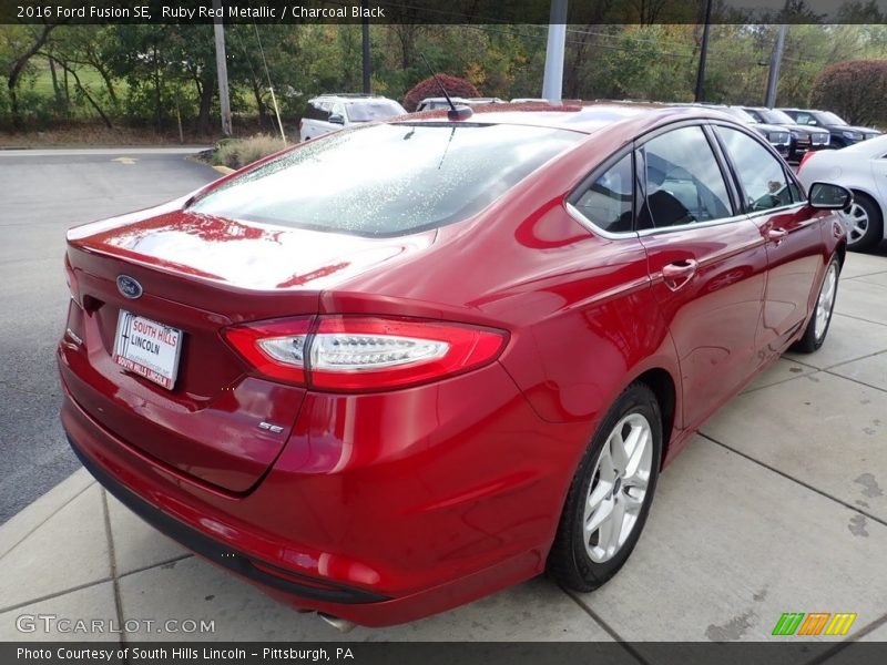 Ruby Red Metallic / Charcoal Black 2016 Ford Fusion SE