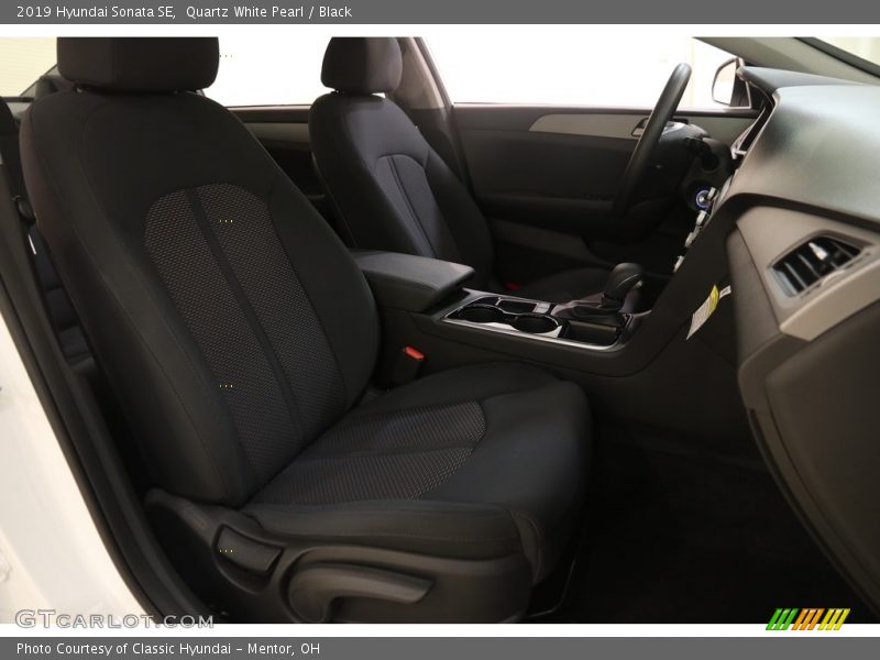 Quartz White Pearl / Black 2019 Hyundai Sonata SE