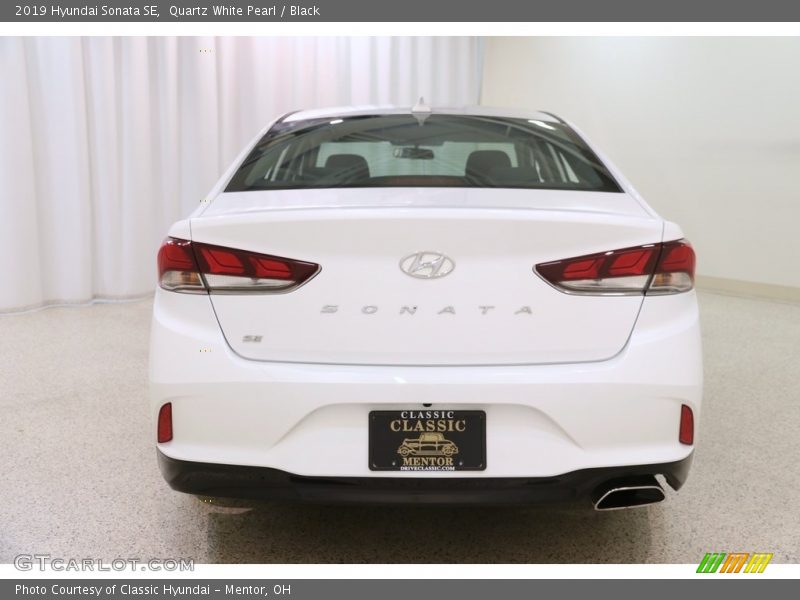 Quartz White Pearl / Black 2019 Hyundai Sonata SE