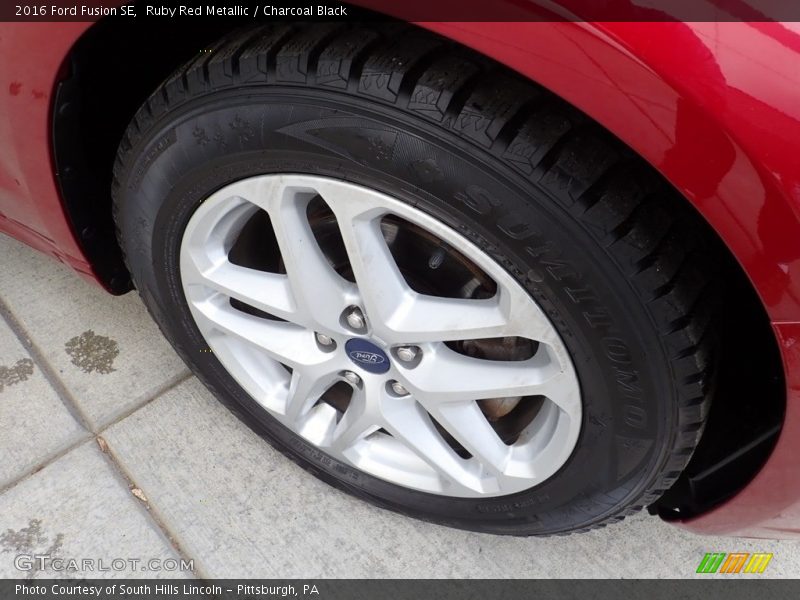 Ruby Red Metallic / Charcoal Black 2016 Ford Fusion SE