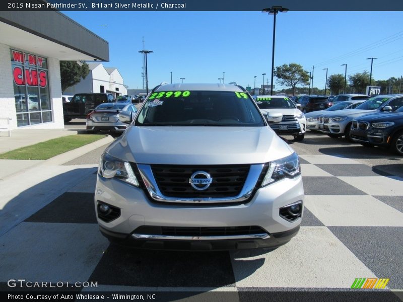 Brilliant Silver Metallic / Charcoal 2019 Nissan Pathfinder SV