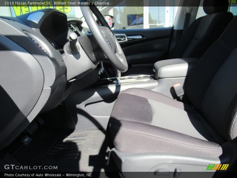 Brilliant Silver Metallic / Charcoal 2019 Nissan Pathfinder SV