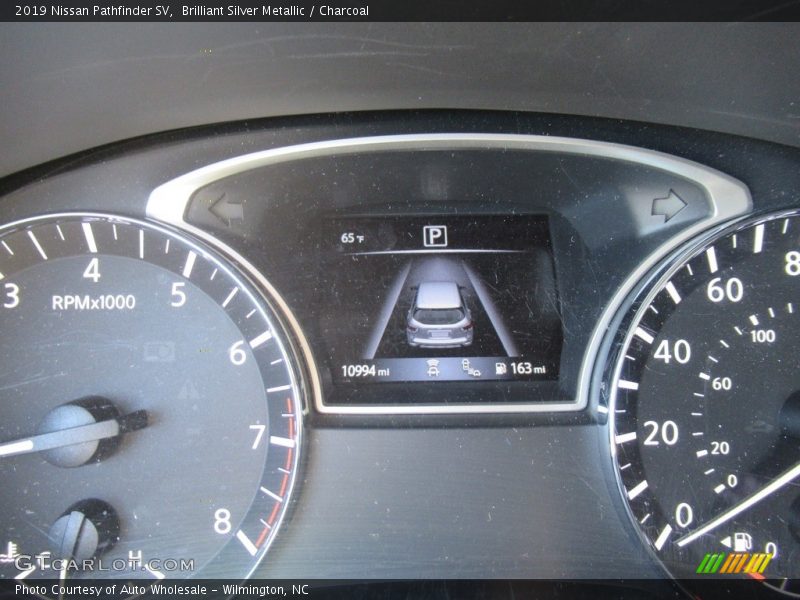 Brilliant Silver Metallic / Charcoal 2019 Nissan Pathfinder SV
