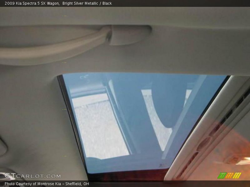 Bright Silver Metallic / Black 2009 Kia Spectra 5 SX Wagon