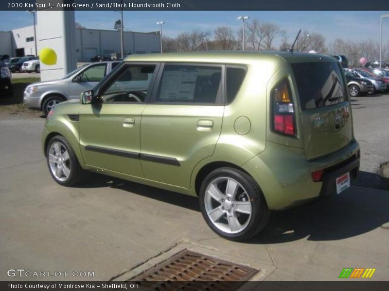 Alien Green / Sand/Black Houndstooth Cloth 2010 Kia Soul !