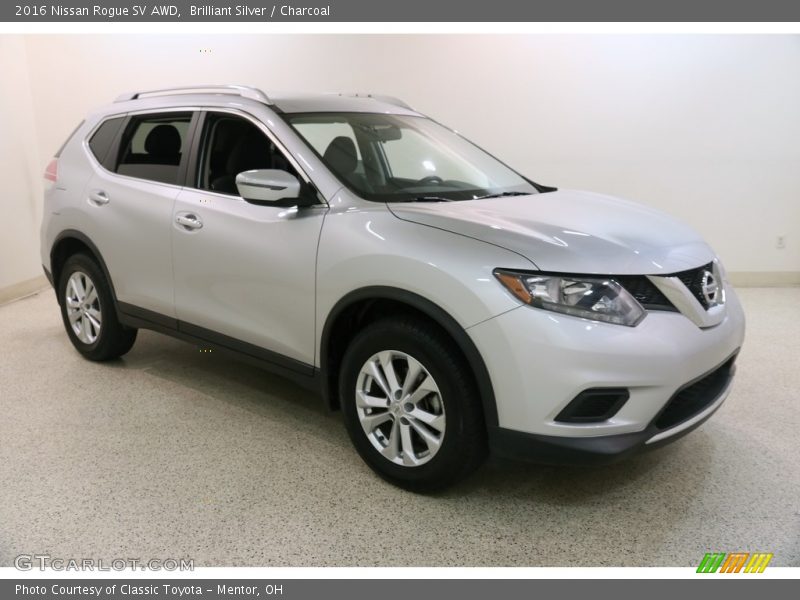 Brilliant Silver / Charcoal 2016 Nissan Rogue SV AWD
