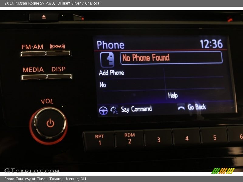 Brilliant Silver / Charcoal 2016 Nissan Rogue SV AWD