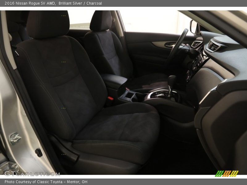 Brilliant Silver / Charcoal 2016 Nissan Rogue SV AWD