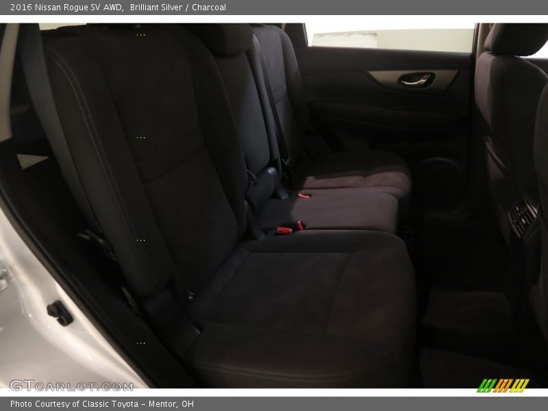 Brilliant Silver / Charcoal 2016 Nissan Rogue SV AWD