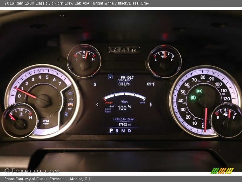 Bright White / Black/Diesel Gray 2019 Ram 1500 Classic Big Horn Crew Cab 4x4