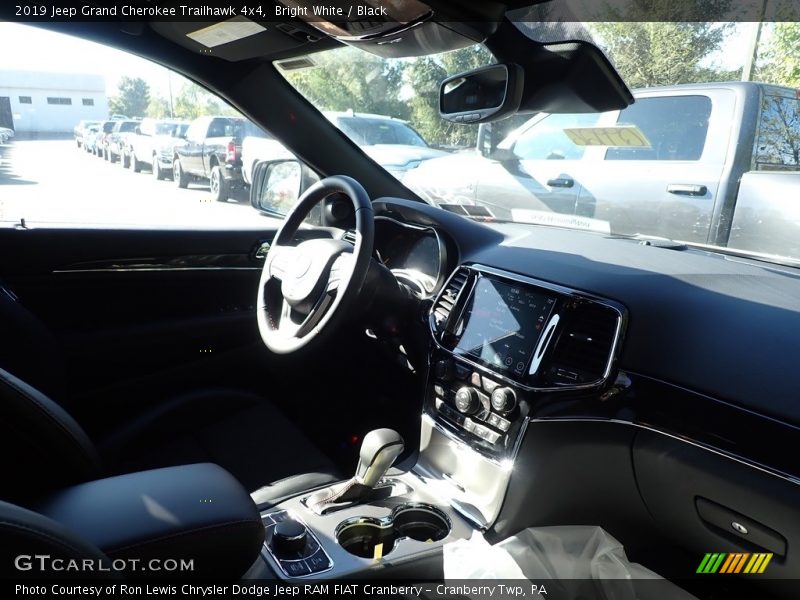 Bright White / Black 2019 Jeep Grand Cherokee Trailhawk 4x4