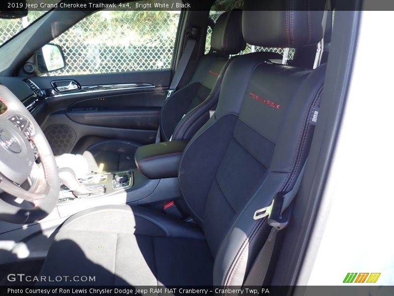 Bright White / Black 2019 Jeep Grand Cherokee Trailhawk 4x4