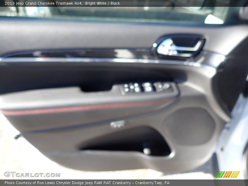 Bright White / Black 2019 Jeep Grand Cherokee Trailhawk 4x4